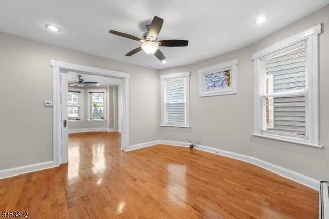 Photo - 185 N 18th St