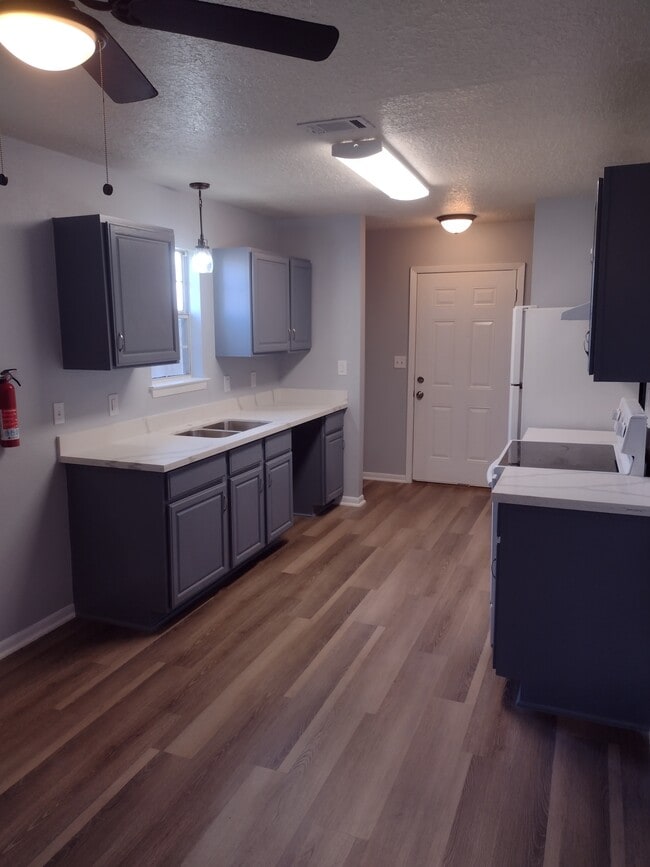 kitchen - 3010 Ohio Ave