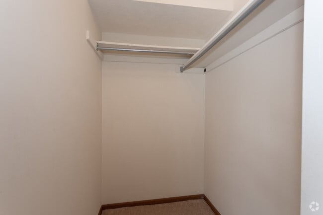 2 BEDROOM 2 BATH W/ LOFT - King's Creek Apartments