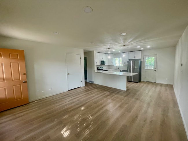 Photo - 1337 Cherry St