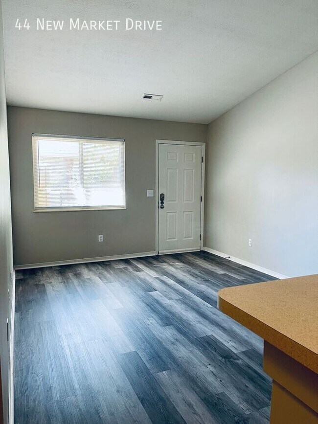 Photo - 44 New Market Dr