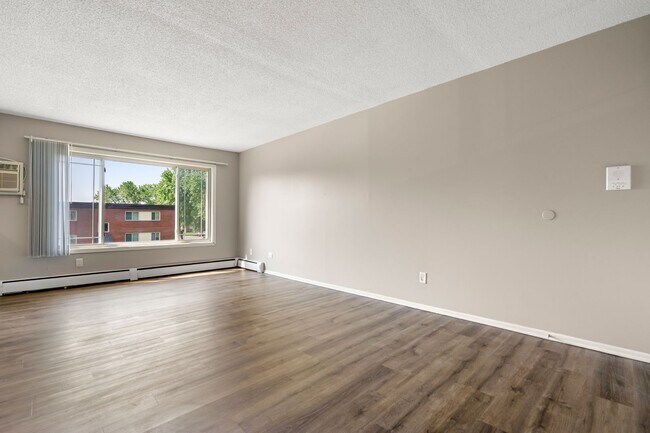 Photo - Granite City Apartments