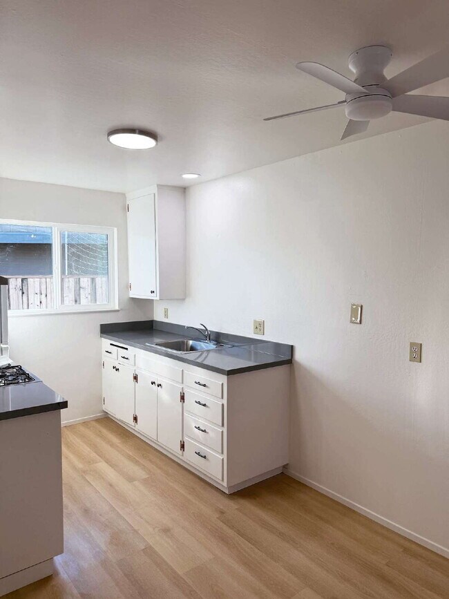 2BD/1BA Single-Level Home Near Sonoma Plaza | Available Now!