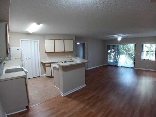 Photo - 9999 Summerbreeze Dr Unit 504