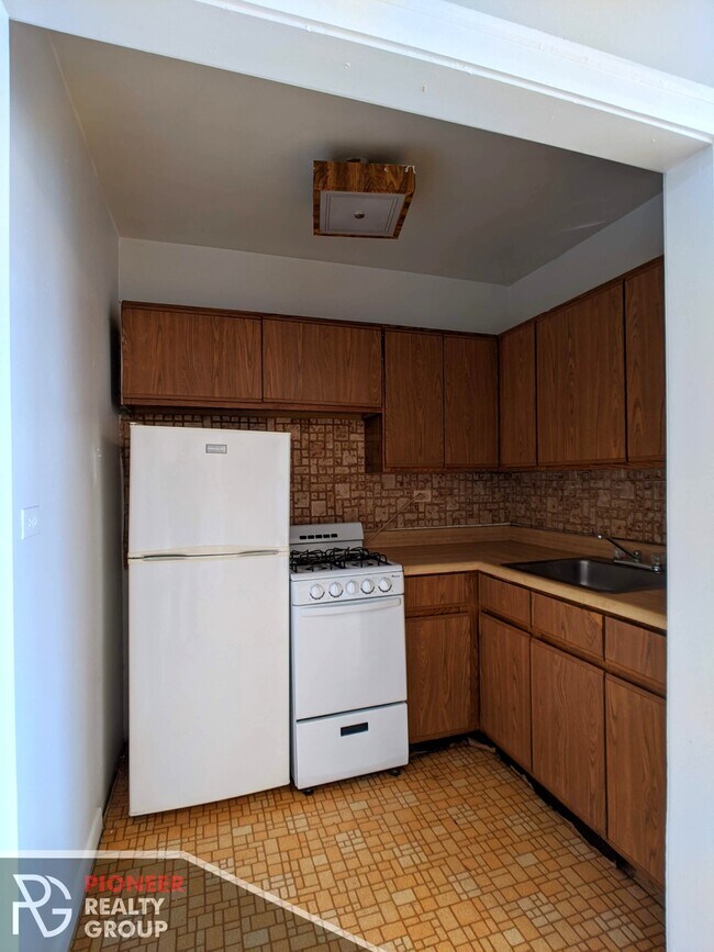 Photo - 717 W Belmont Ave Unit 739-112