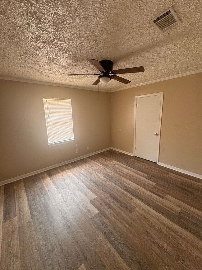 Photo - 2306 Center Dr