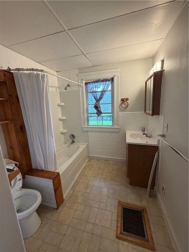 Photo - 308 Home St
