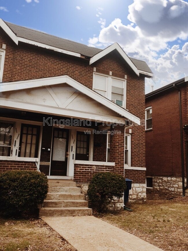 Building Photo - 5026 Chippewa St