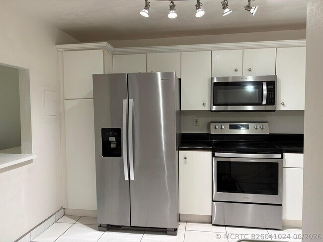 Photo - 9820 S Hollybrook Lake Dr Unit 110