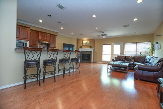 Photo - 1375 Ella Pl