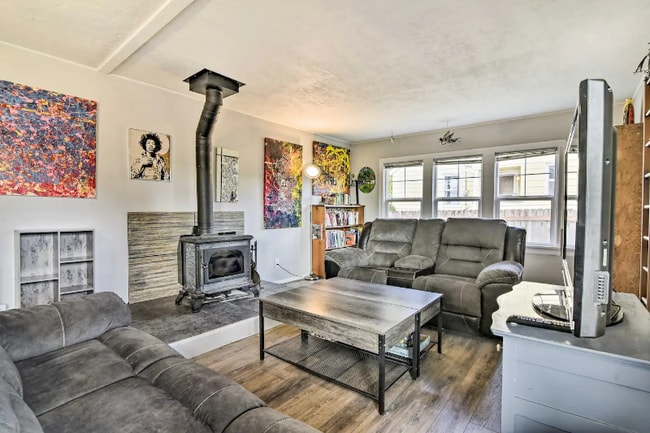 Photo - 8311 NE Sacramento St