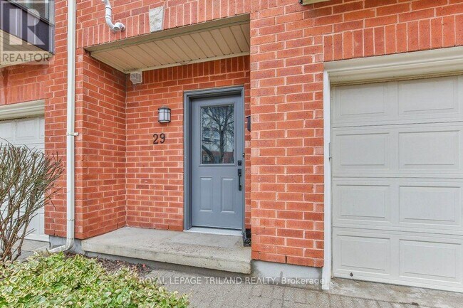 Photo - 683 Windermere Rd