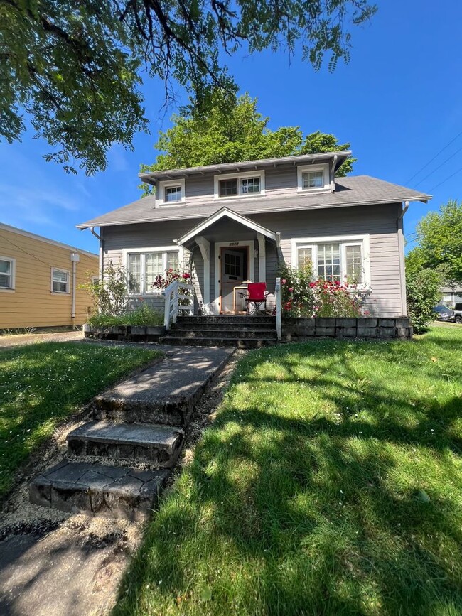 4 Bedroom Campus House! - 4 Bedroom Campus House!