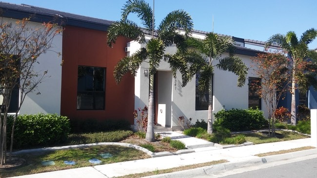 Building Photo - 9341 North 15th Street Unit 9341