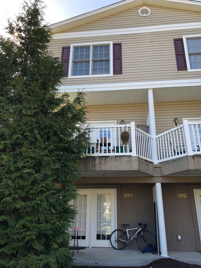 Building Photo - Available for the 2026-2027 lease term.