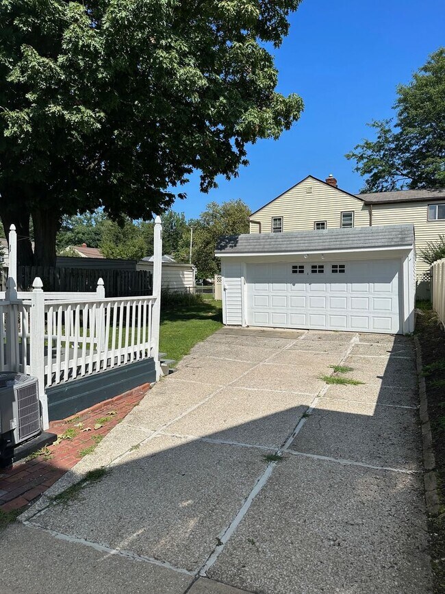 Photo - Gorgeous 3 bd, 2 bath South Euclid Home Awaits!