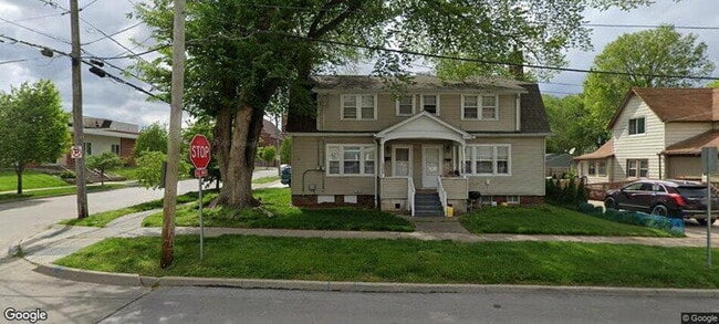 Building Photo - 1300 E 12th St
