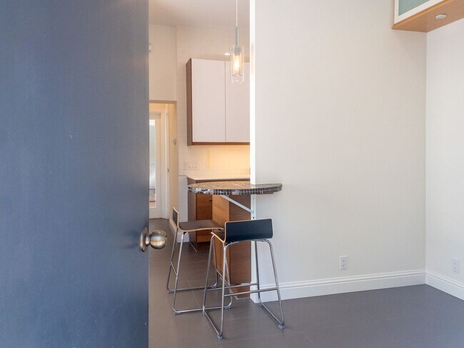 Photo - 1Bed/1Bath! Parking! Laundry! Garden! Pet! PROGRESSIVE Unidad 988 C Meadowsweet Drive