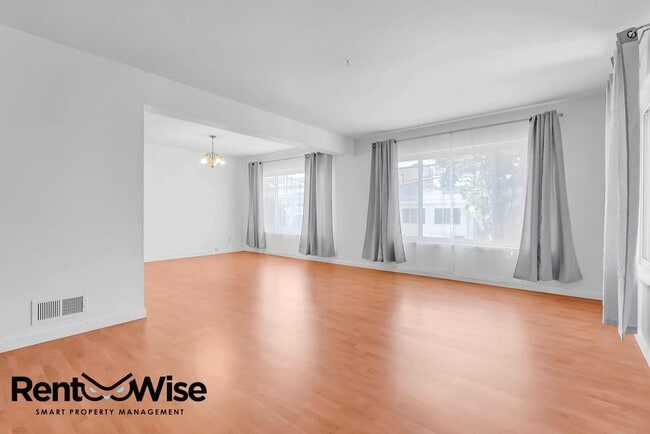 Photo - 214 Miramar Ave