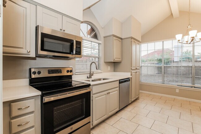 Photo - 707 W Mesquite St