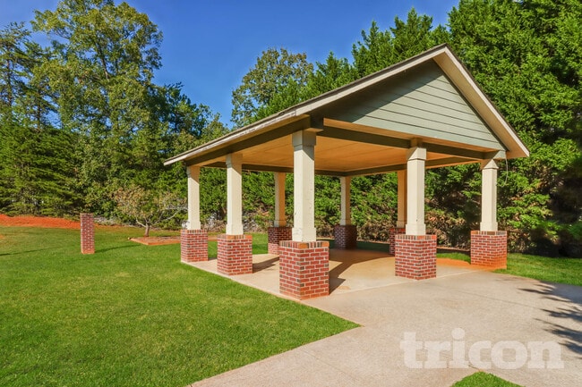 Photo - 29 Carriage Hls Dr SE