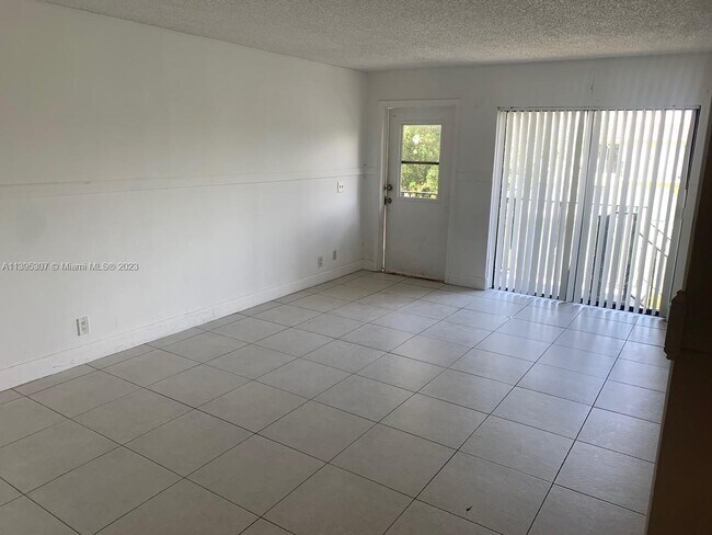 Building Photo - 11380 Royal Palm Blvd Unit 11380 Rental