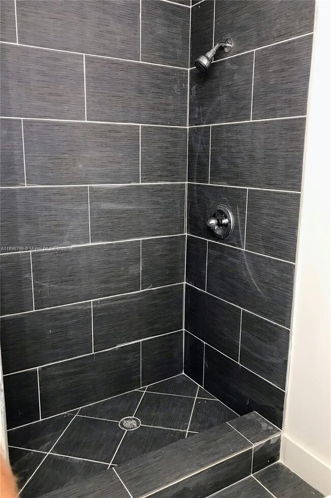 Photo - 740 81st St Unidad 3