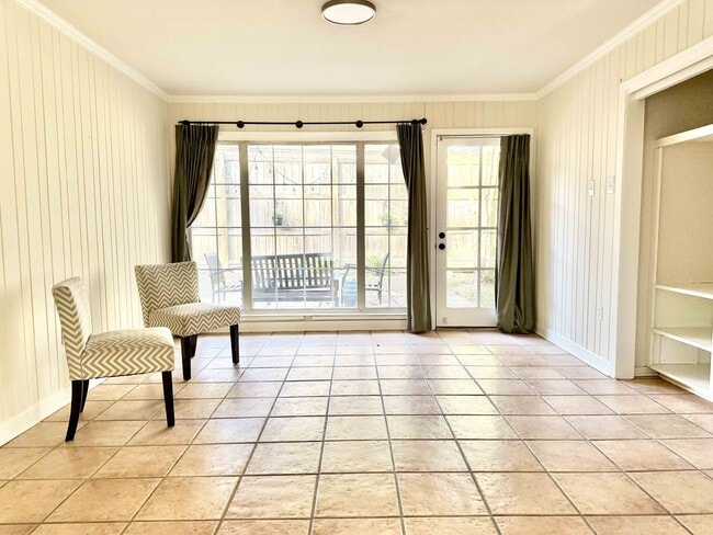 Photo - 4647 Loyola Dr