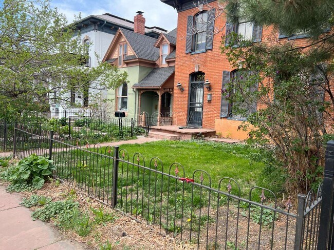 Photo - 2545 Stout St