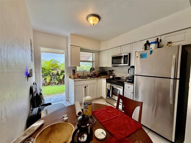 Photo - 1049 SW 3rd St Unit 1