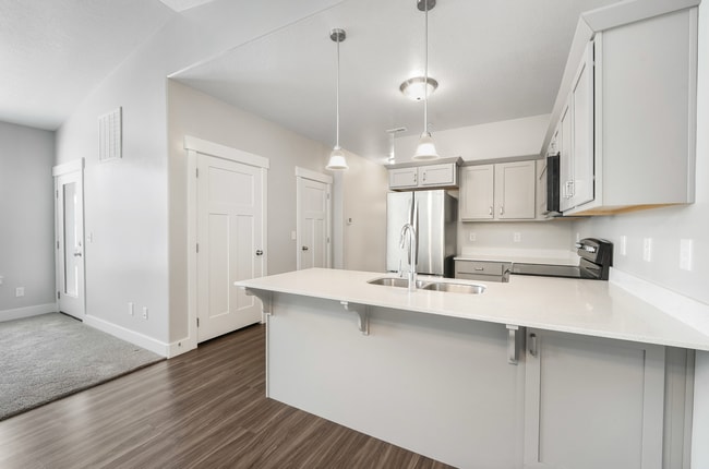 Modern 3-Bedroom Condo in Prime Riverton L... - Modern 3-Bedroom Condo in Prime Riverton L... Unit 303, Riverton UTAH 84096