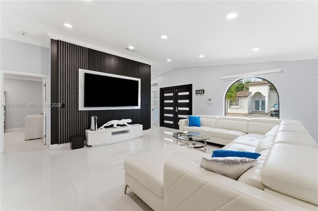 Photo - 3355 W 68th St