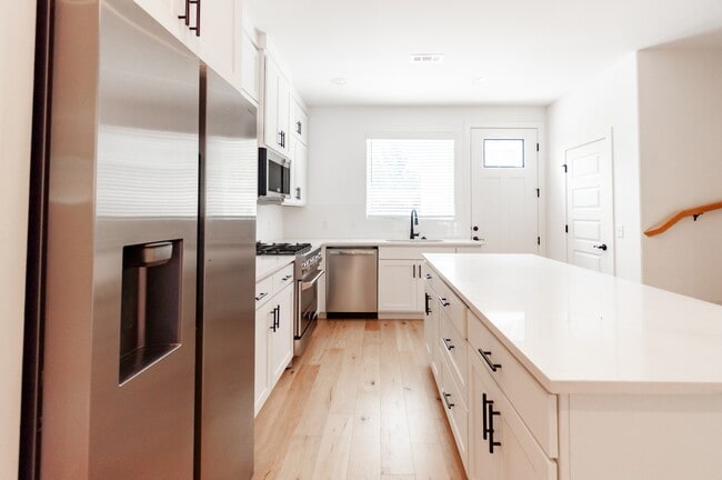 Photo - 1623 W Stone St