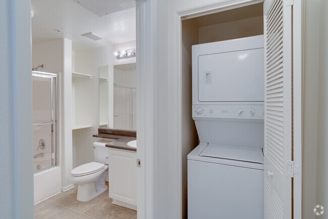 1BR, 1BA - 724SF