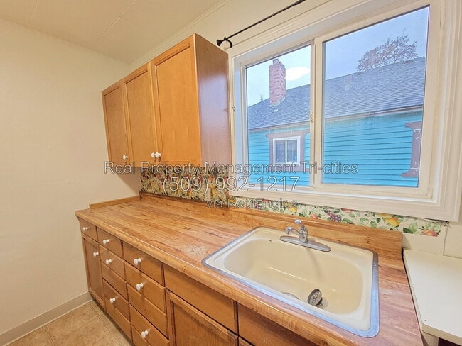 Photo - 728 W Bonneville St Unidad 1