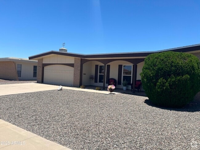 Building Photo - 9221 W Briarwood Cir N Rental