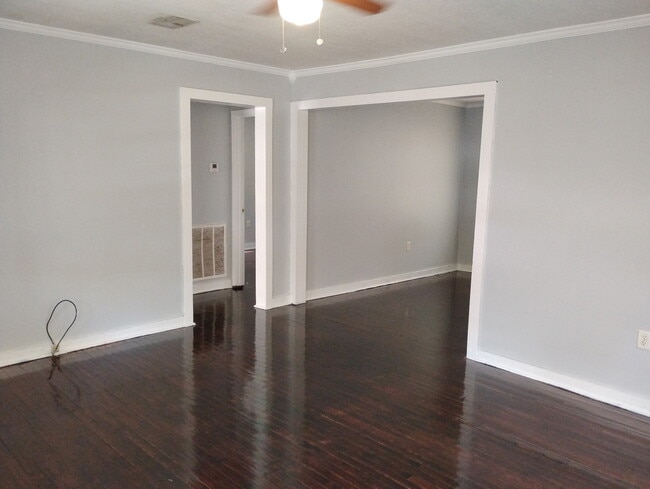 Photo - 1503 W 6th St