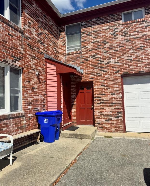 Building Photo - 272 R Child St Unit 2