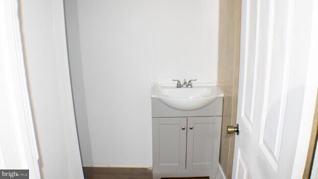 Building Photo - 114 W Coal St Unit 133 B Rental
