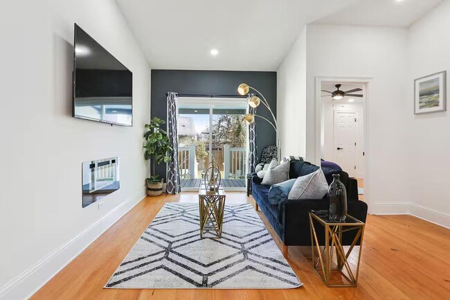 Building Photo - 2523 Gravier St Rental