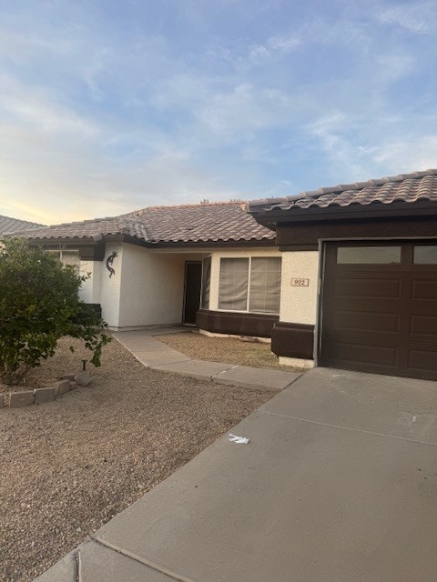 Photo - 922 E Gary Ln