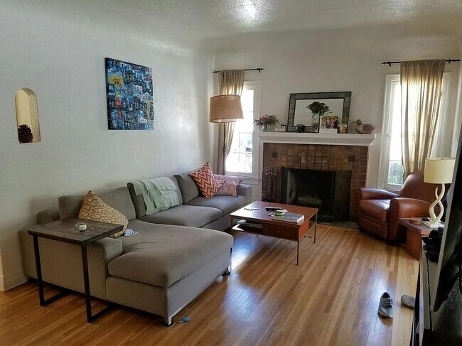 Photo - 927 Havenhurst Dr