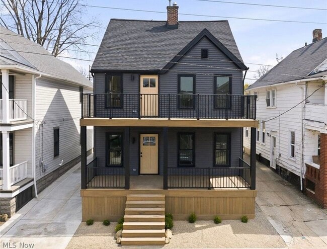 Building Photo - 1345 W 67th St