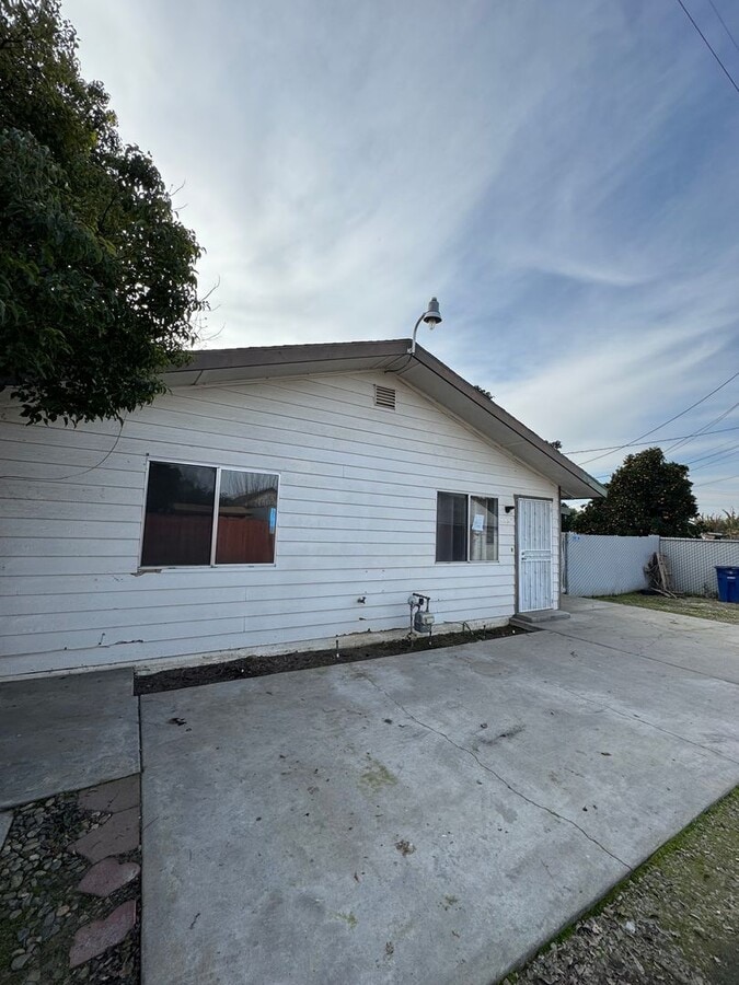 Photo - Comfortable 2-Bedroom Home in a Prime Reedley Location!