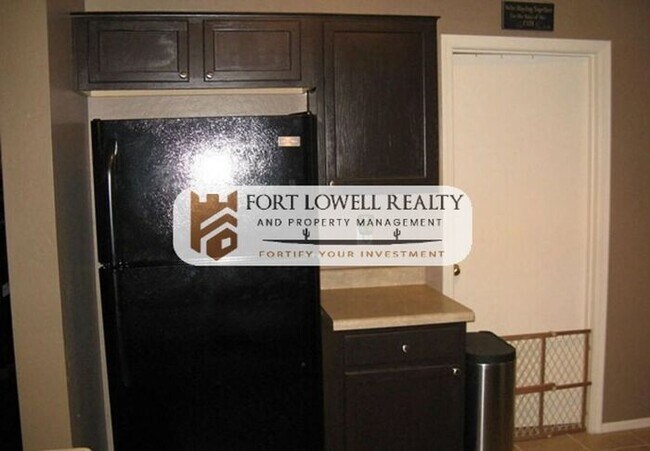 Photo - 23952 W Desert Bloom St