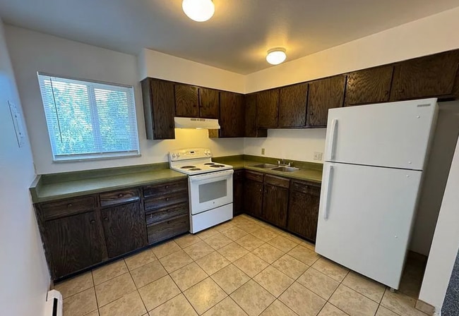 Building Photo - 321 Bonnie Ct Unit 2