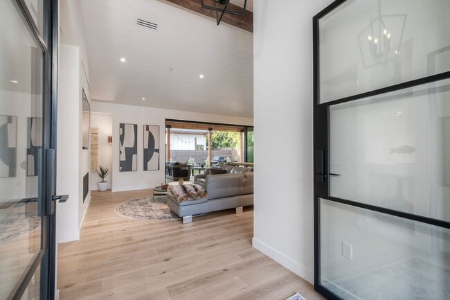 Photo - 1910 Raymond Ln Unit Main House