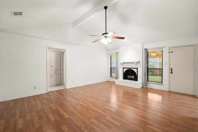 Photo - 6815 Side Saddle St