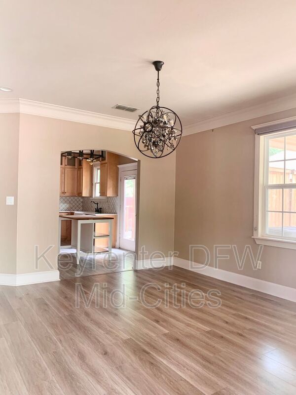 Photo - 1905 S Henderson St