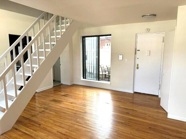 Photo - 2 bedroom in New York NY 10019 Unidad 4B Rental